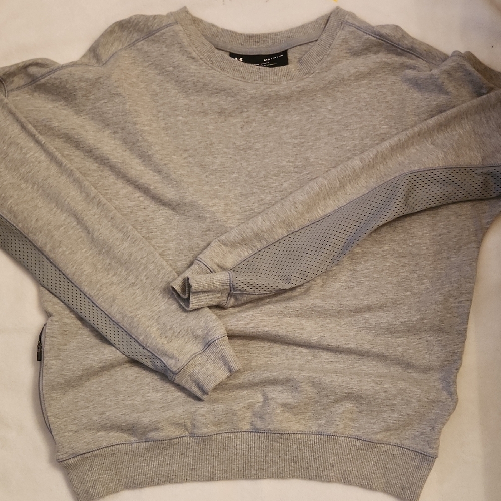 Under Armour Loose Mesh Sleeve Sweatshirt With Zipper Pocket Womens Size Medium